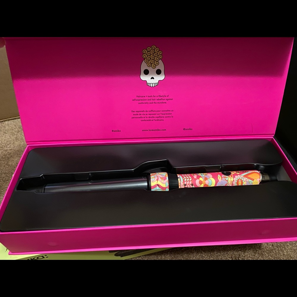 Amika: The Autopilot Rotating Curling Iron